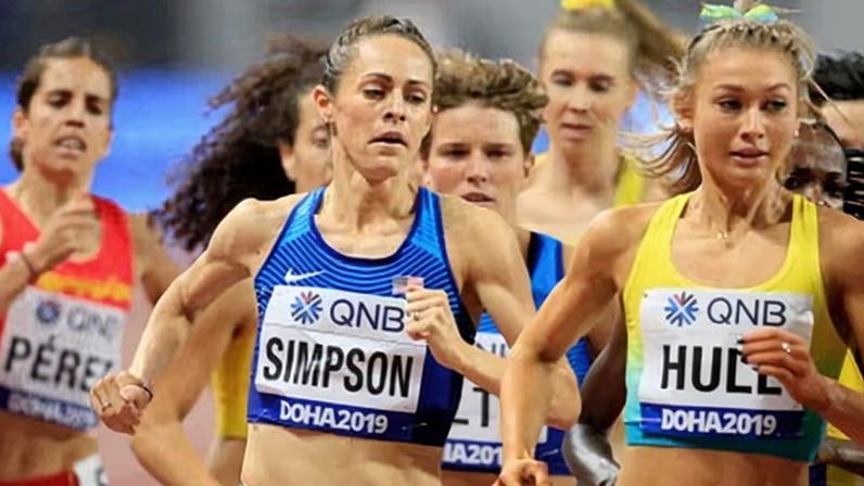 Jenny Simpson, atleta olímpica, hospitalizada após desmaio em prova de pista
