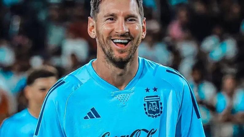 Lionel Messi pela Argentina (Foto: Reprodução/AFA)