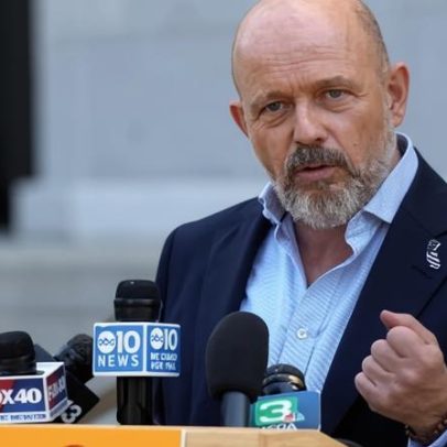 Disputa pela governadoria na Califórnia permanece incerta com contagem de votos