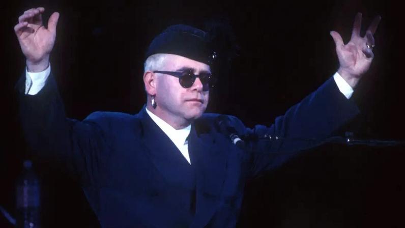 Elton John em 1988
