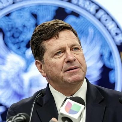 Trump interrompe confirmação de Jay Clayton como chefe de inteligência dos EUA