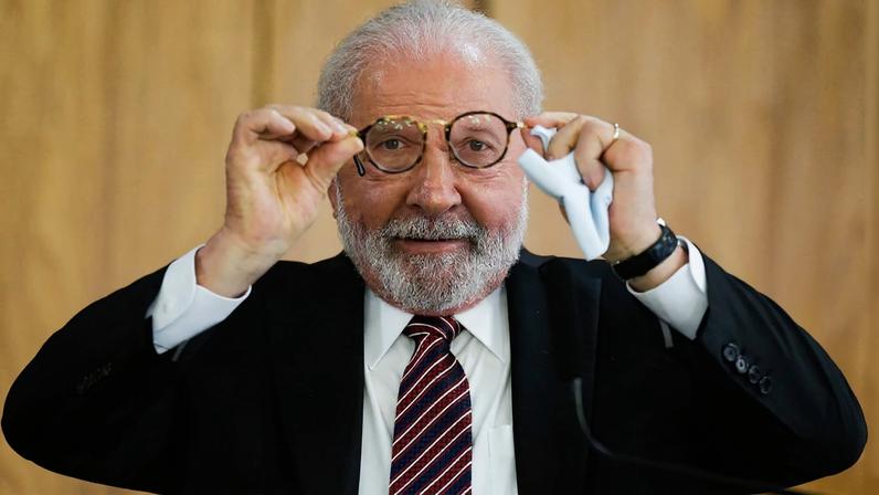 Lula tenta esconder passado ao dizer que nunca foi de esquerda