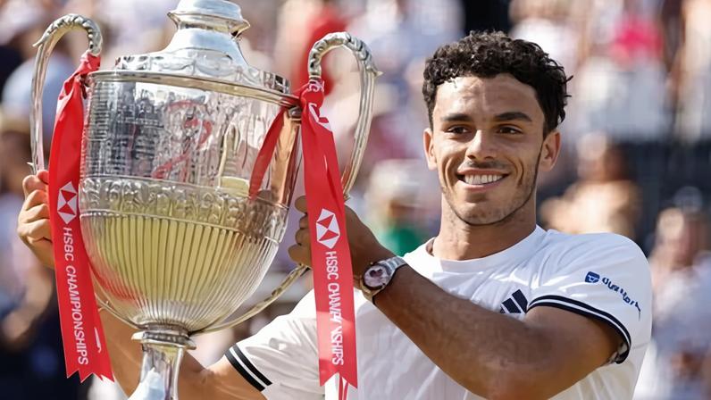 Cerundolo vence Queen's Club após virada sobre Tommy Paul