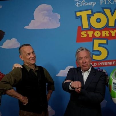 Hanks e Allen discutem o perigo da tecnologia e Toy Story 5