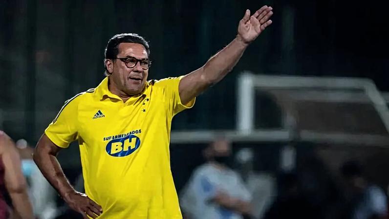 Vanderlei Luxemburgo quer trocar os campos pela política (Bruno Haddad/Getty Images)