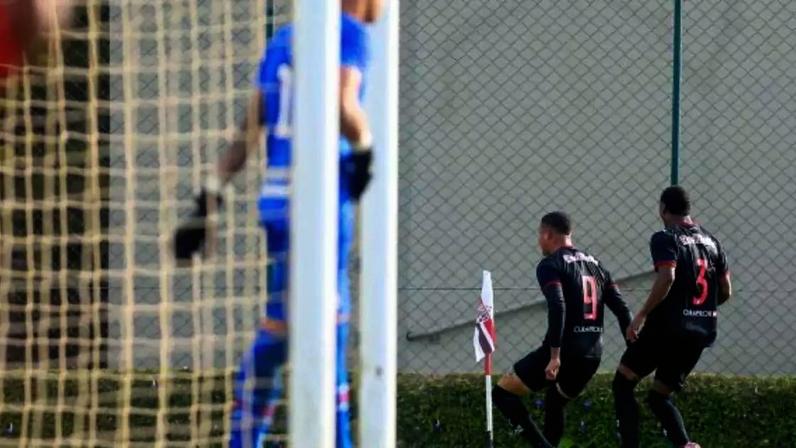 São Paulo sucumbiu à força do Bragantino, em Cotia –