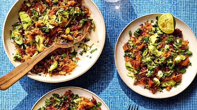 Georgina Hayden apresenta arroz crocante com gochujang e salada de abacate