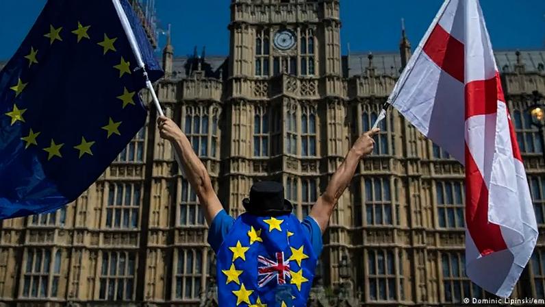 Saída britânica da UE se concretizou ao longo de cinco anos, sob descontentamento da população temerosa de impactos econômicos e sociais