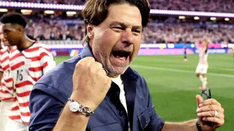 Mauricio Pochettino comemorou muito a vitória norte-americana sobre o Paraguai na estreia da Copa