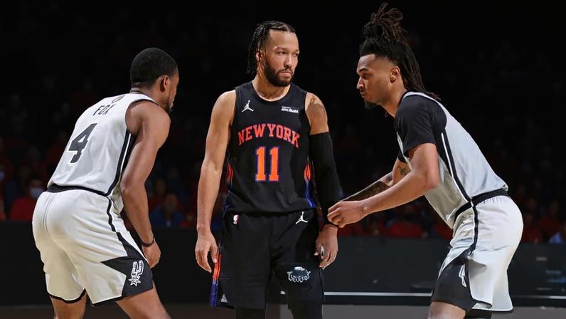 De'Aaron Fox and Stephon Castle guard Jalen Brunson during an NBA Cup game earlier this season.