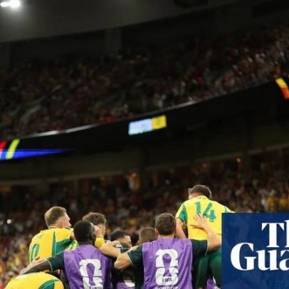 Herói dos Socceroos Patrick Beach celebra vitória na Copa do Mundo