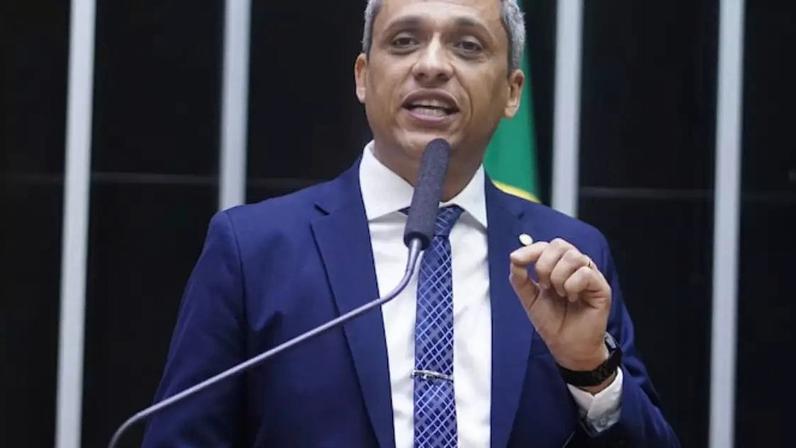 Equipe médica decidiu não operar o deputado federal Gustavo Gayer no momento