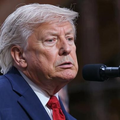 Trump diz que a comparação com Hitler, Mao e Stalin parece boa