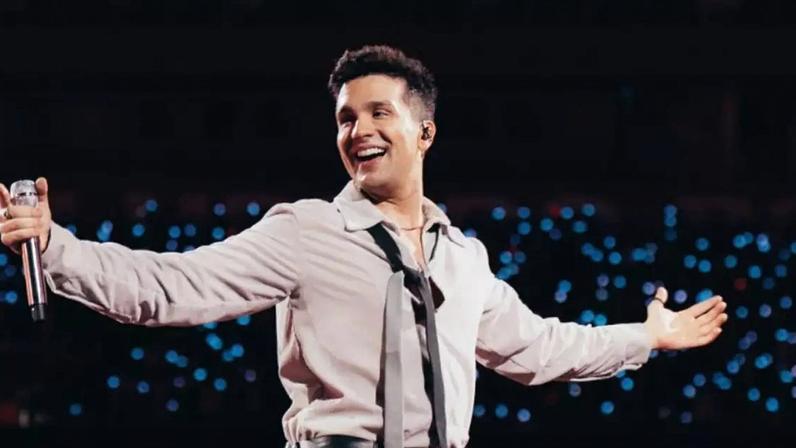 Luan Santana celebra 18 anos de carreira e fala sobre paixão pela música