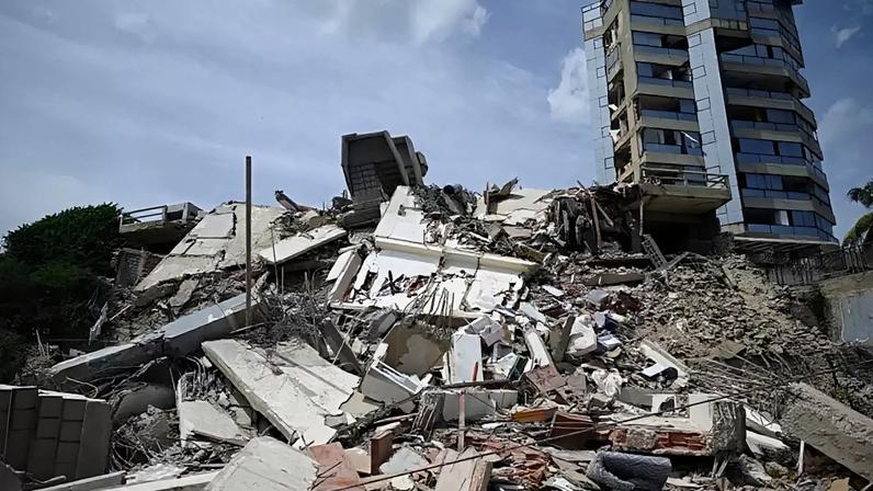Edifícios destruídos após os terremotos na Venezuela