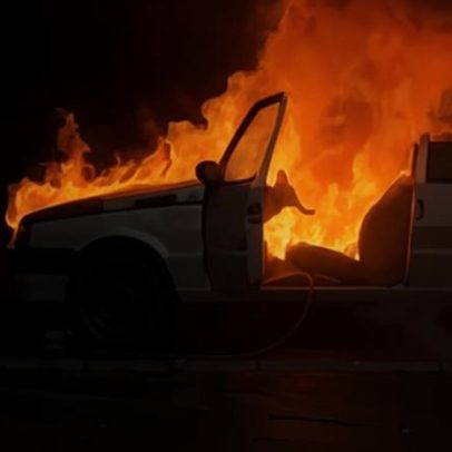Bíblia é preservada após carro ser destruído por incêndio no Paraná