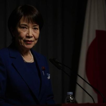 Primeira-ministra do Japão assina parceria tecnológica com Reino Unido