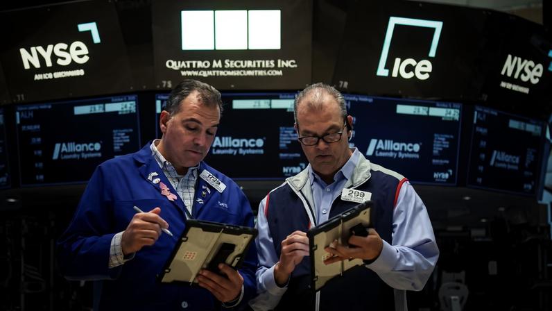 Operadores na bolsa de valores de Nova York (Nyse) — Foto: Michael Nagle/Bloomberg