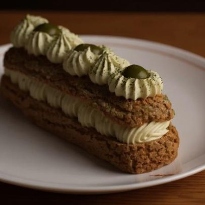 Éclair: história do doce francês conhecido no Brasil como bomba de creme