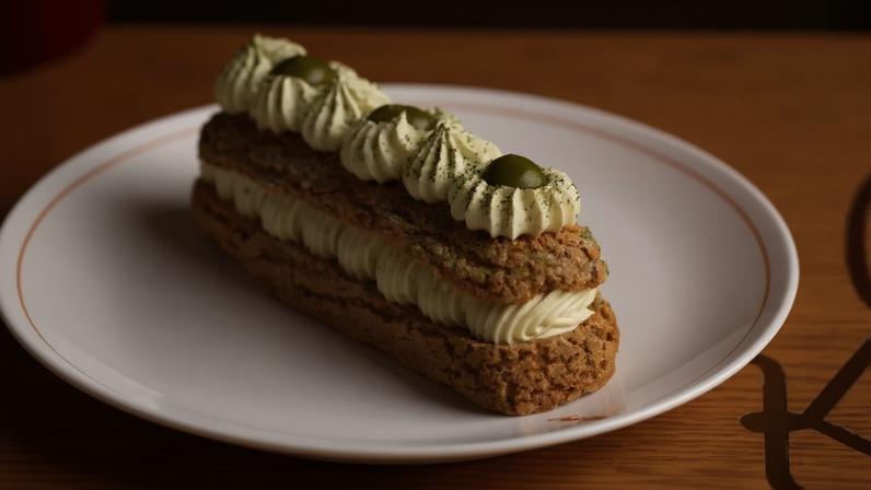 Éclair: história do doce francês conhecido no Brasil como bomba de creme