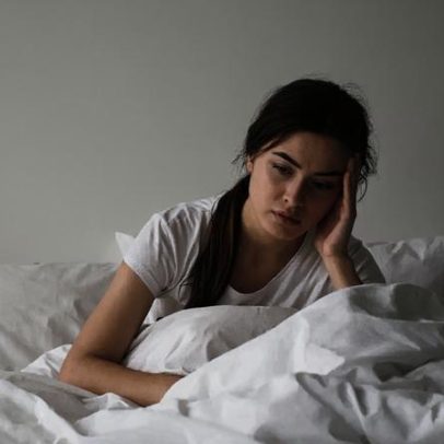 Sono insuficiente aumenta risco de Alzheimer, aponta estudo