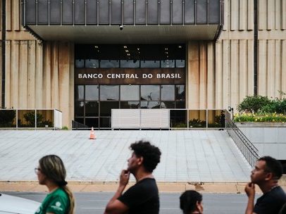 Copom diz não ter usado atalho para baixar juros