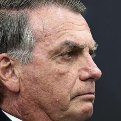 Moraes impõe 24h para Bolsonaro explicar arma apreendida com militar