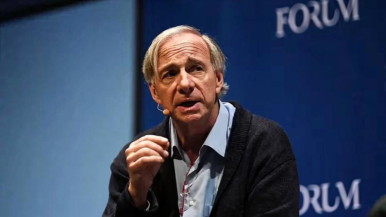 O investidor bilionário Ray Dalio, fundador da Bridgewater — Foto: Harry Murphy/Web Summit via Sportsfile