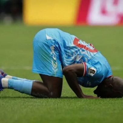 Wissa marca gol histórico pela RD Congo, cita guerra e se emociona