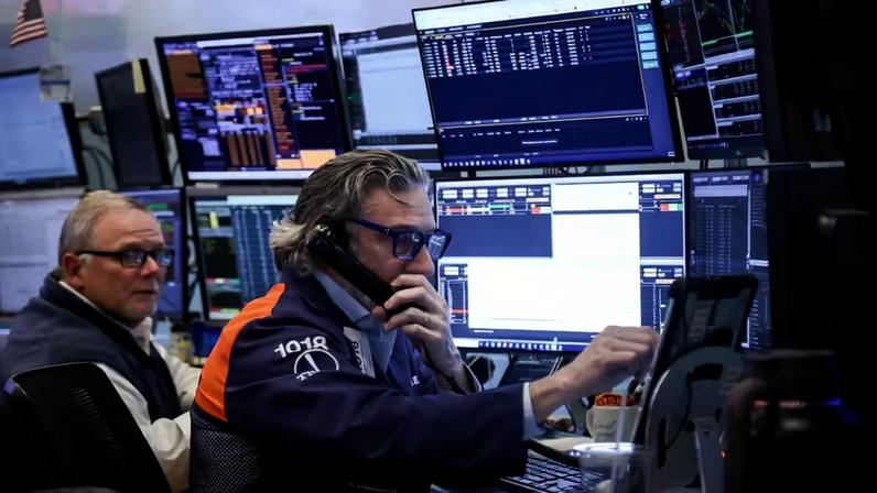 Operadores na bolsa de valores de Nova York (Nyse) — Foto: Michael Nagle/Bloomberg