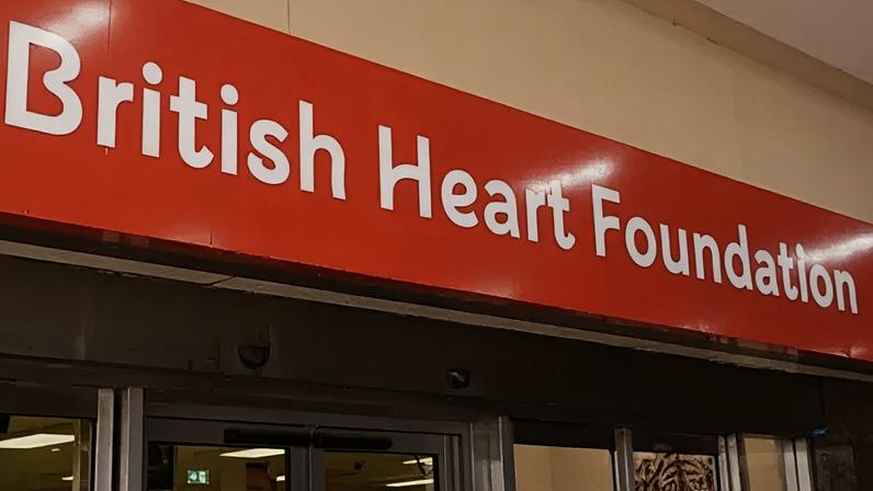 British Heart Foundation planeja fechar 150 lojas beneficentes