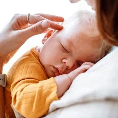 Natalidade global cai, mesmo entre quem diz querer ter mais filhos