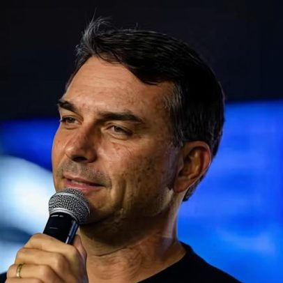 Flávio Bolsonaro elogia EUA e critica Lula e STF em evento com mulheres em SP