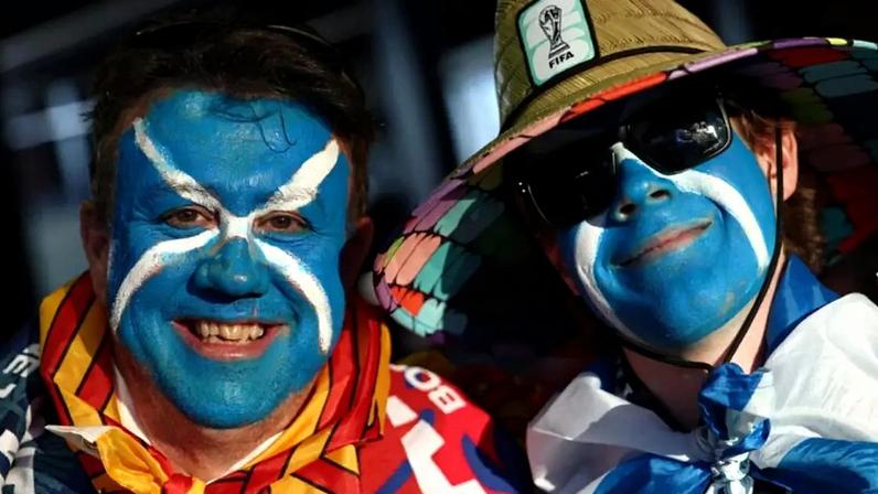 Exército de Tartan deixou bares sem bebida durante estreia na Copa