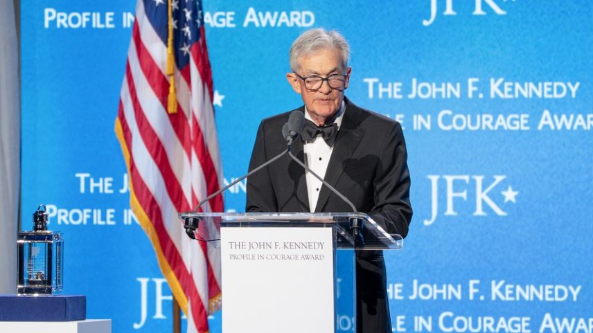 Ex-presidente do Fed Jerome Powell ao participar de premiação — Foto: Mel Musto/Bloomberg