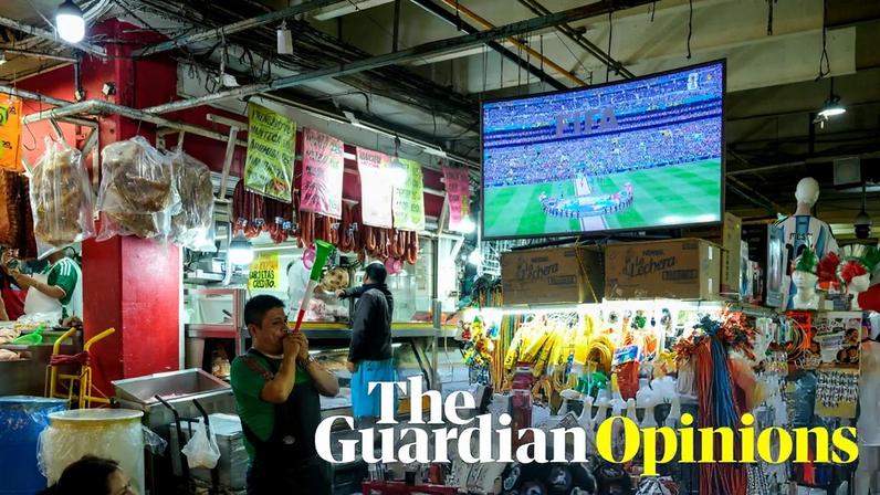 Copa do Mundo vista de longe soa como ruído ambiente, bem diferente do trabalho