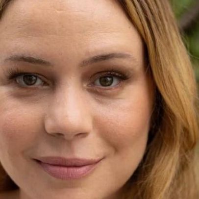 Leandra Leal posa com os filhos e comenta sobre adoção