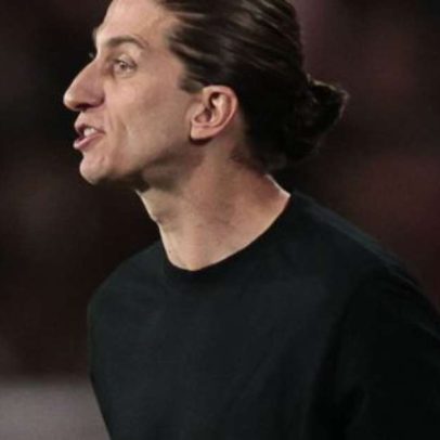 Monaco pode pagar multa para contratar Filipe Luís