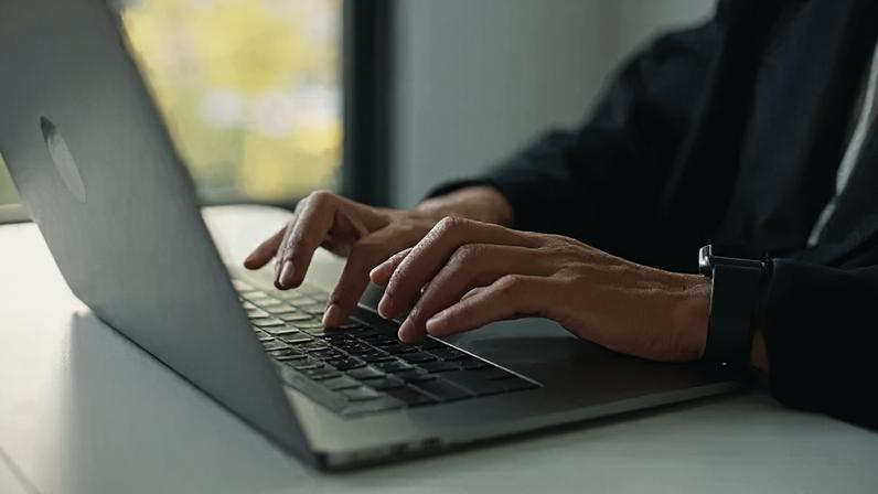 MI5 alerta: espiões chineses usam sites de emprego para mirar governo
