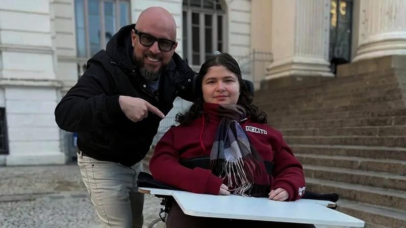 Charles: Um estudante que não desiste de seus sonhos