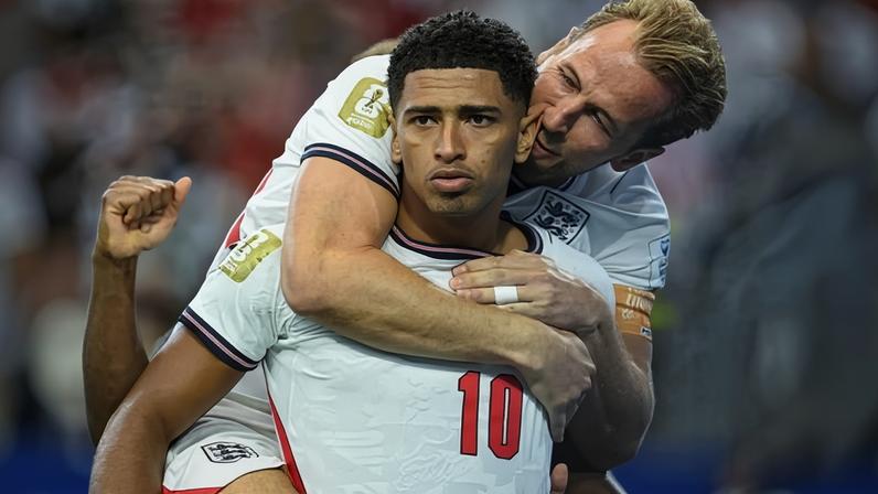 Harry Kane and Jude Bellingham celebrate after a goal against Croatia.