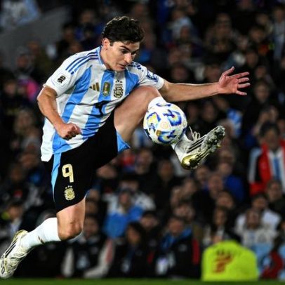 Real Madrid oferece R$ 900 milhões por Julián Álvarez, Atlético exige multa
