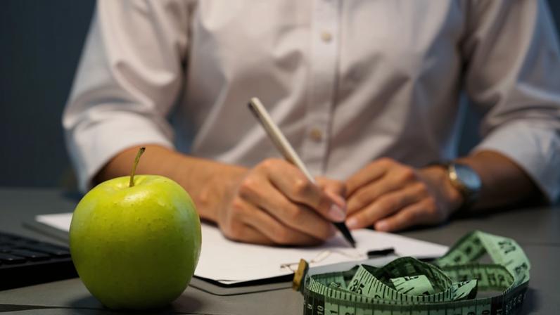 Entenda a importância da vitamina B12