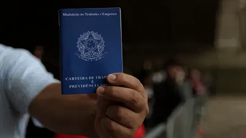 Carteira de Trabalho e Previdência Social (CTPS)