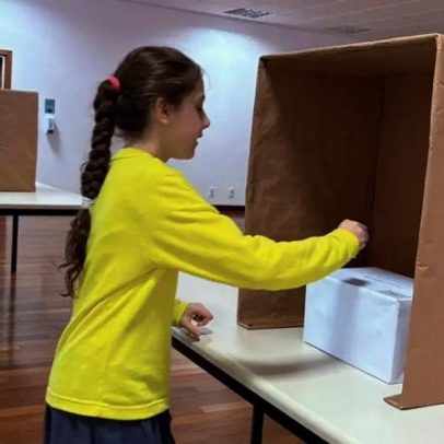 Eleição simulada leva debate sobre cidadania para salas de aula em Porto Alegre