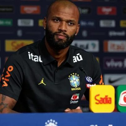 Igor Thiago emociona ao falar da mãe em coletiva antes da Copa