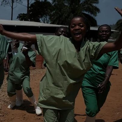 BBC visita epicentro do surto de Ebola e mostra realidades locais