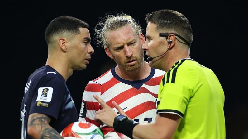Tim Ream, primeiro a se beneficiar de erro de identidade do VAR na Copa