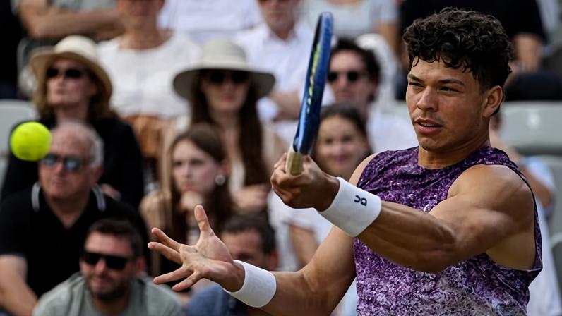 Ben Shelton vence Fritz em Stuttgart e conquista primeiro título na grama