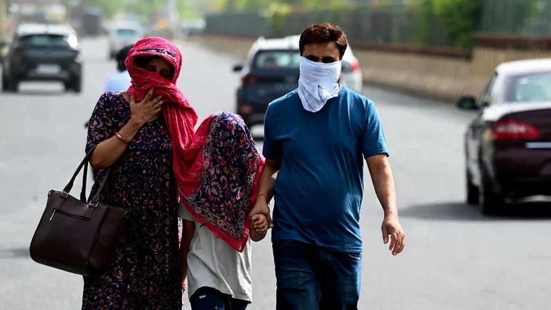 O calor extremo na Índia fecha escolas e afeta mulheres no mercado de trabalho